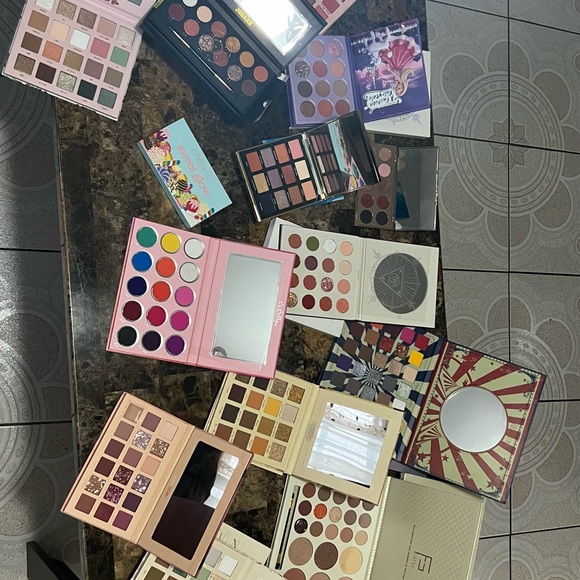 Make-up - Picture 5 of 9